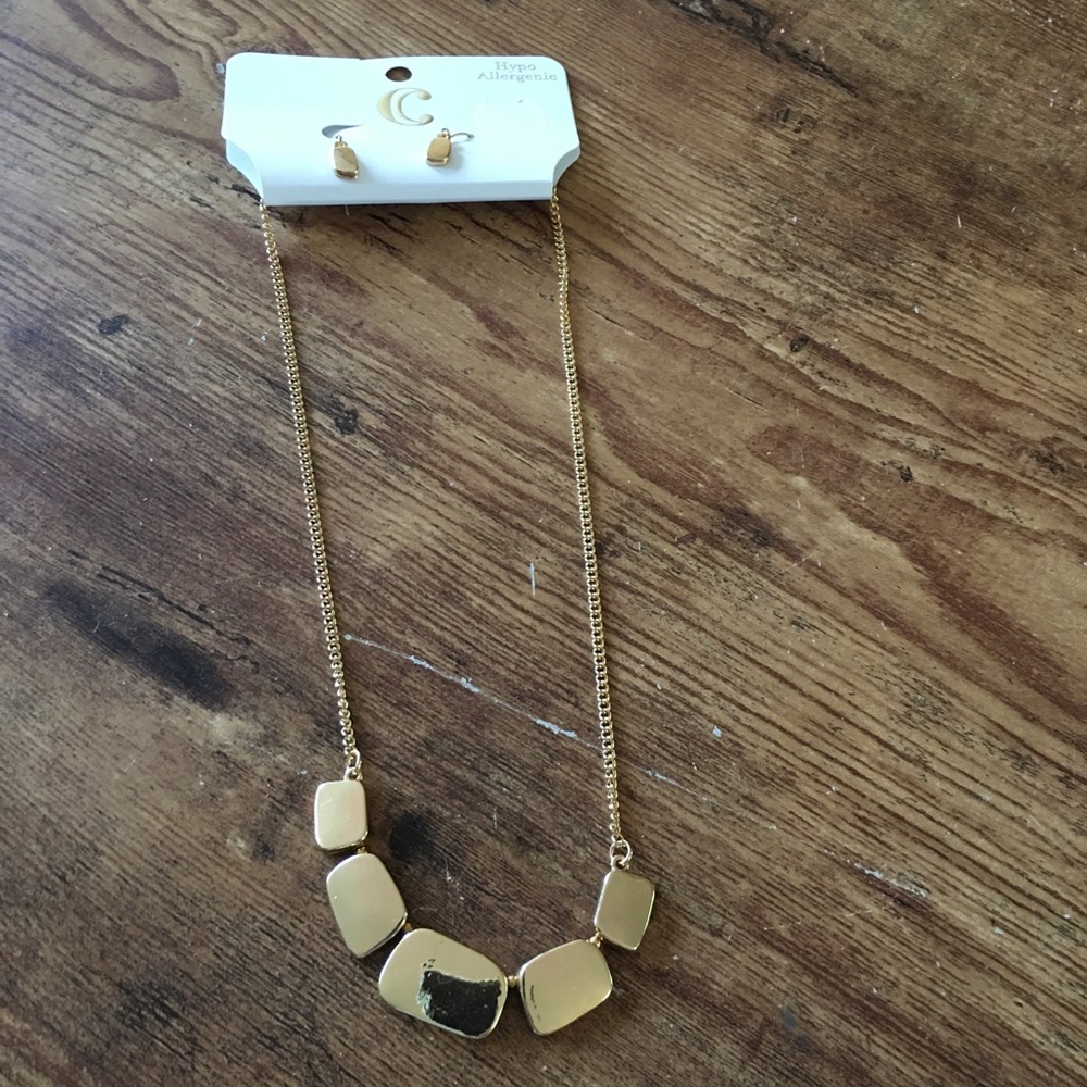 NWT NEW ‘Charming Charlie’ Yellow Gold Plated Chunky Necklace & Earring Set